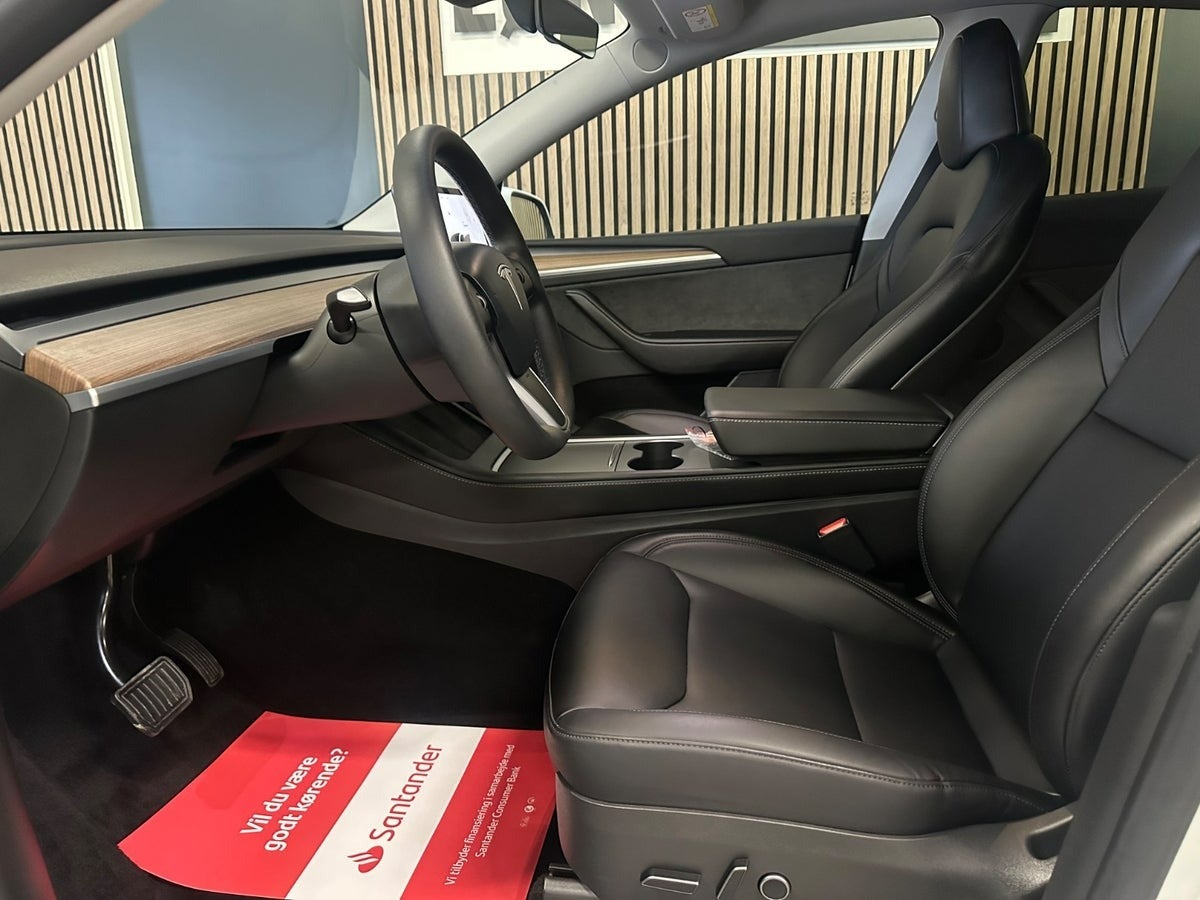 Tesla Model Y Long Range RWD