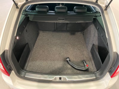 Skoda Superb TSi 160 Elegance Combi DSG