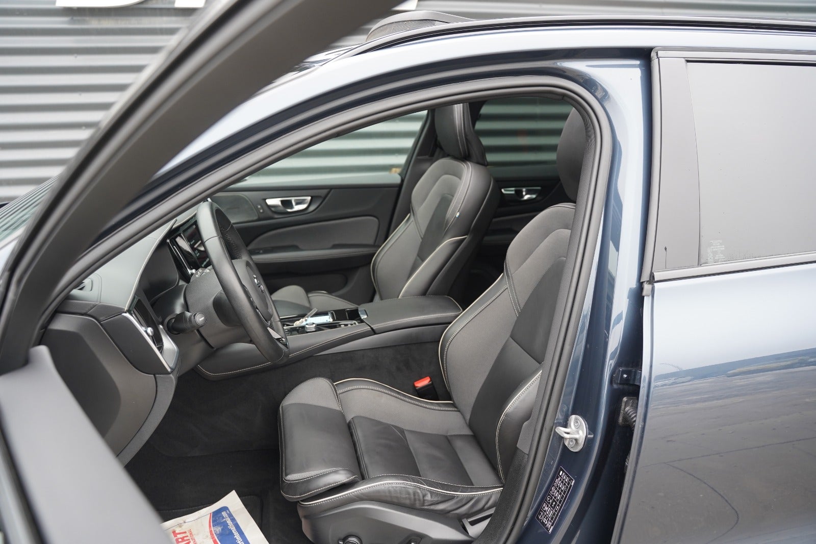 Billede af Volvo V60 2,0 T6 ReCharge R-Design aut. AWD