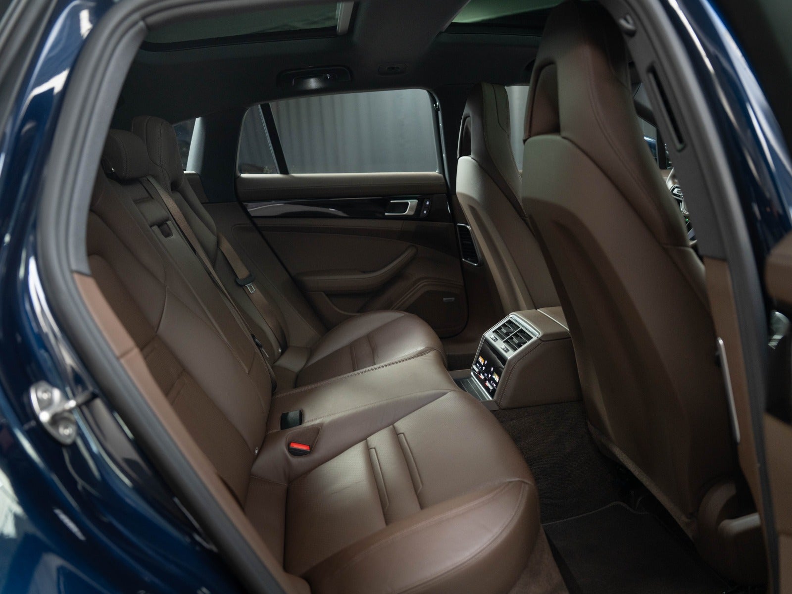 Gallery image 17 of 18