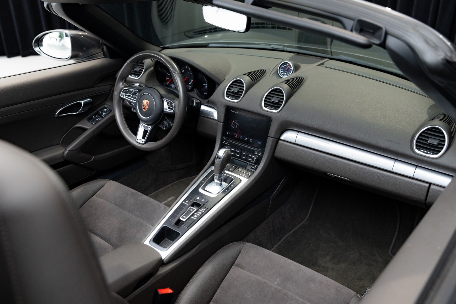 Gallery image 12 of 16