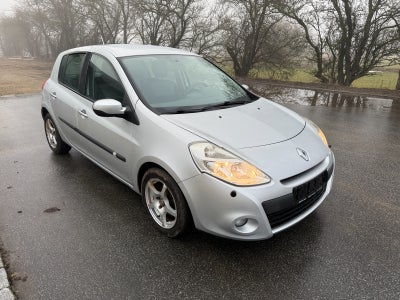 Renault Clio III 1,2 16V Authentique 5d