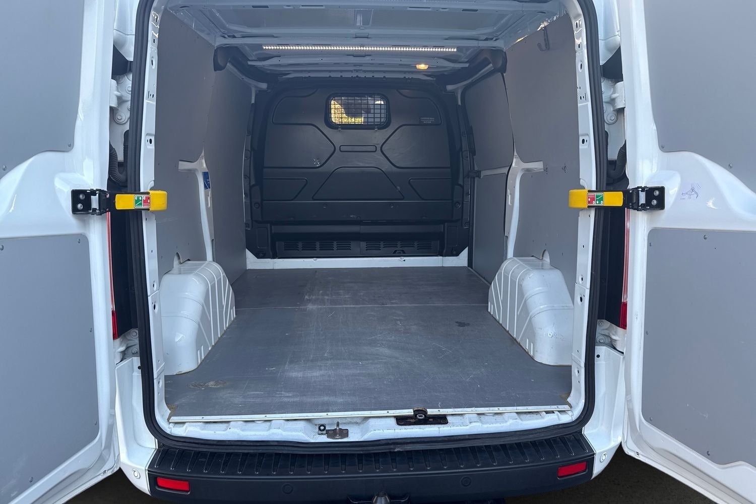 Billede af Ford Transit Custom 300L 2,0 TDCi 130 Active