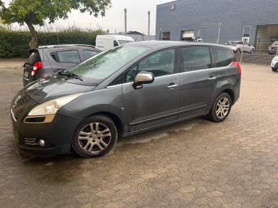 Peugeot 5008 1,6 HDi 110 Premium ESG 7prs 5d