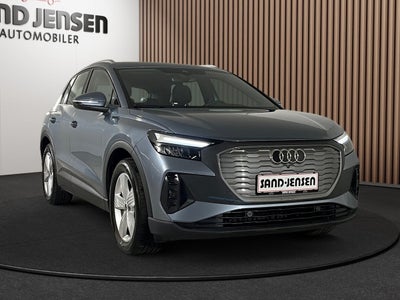 Audi Q4 e-tron Attraction Van