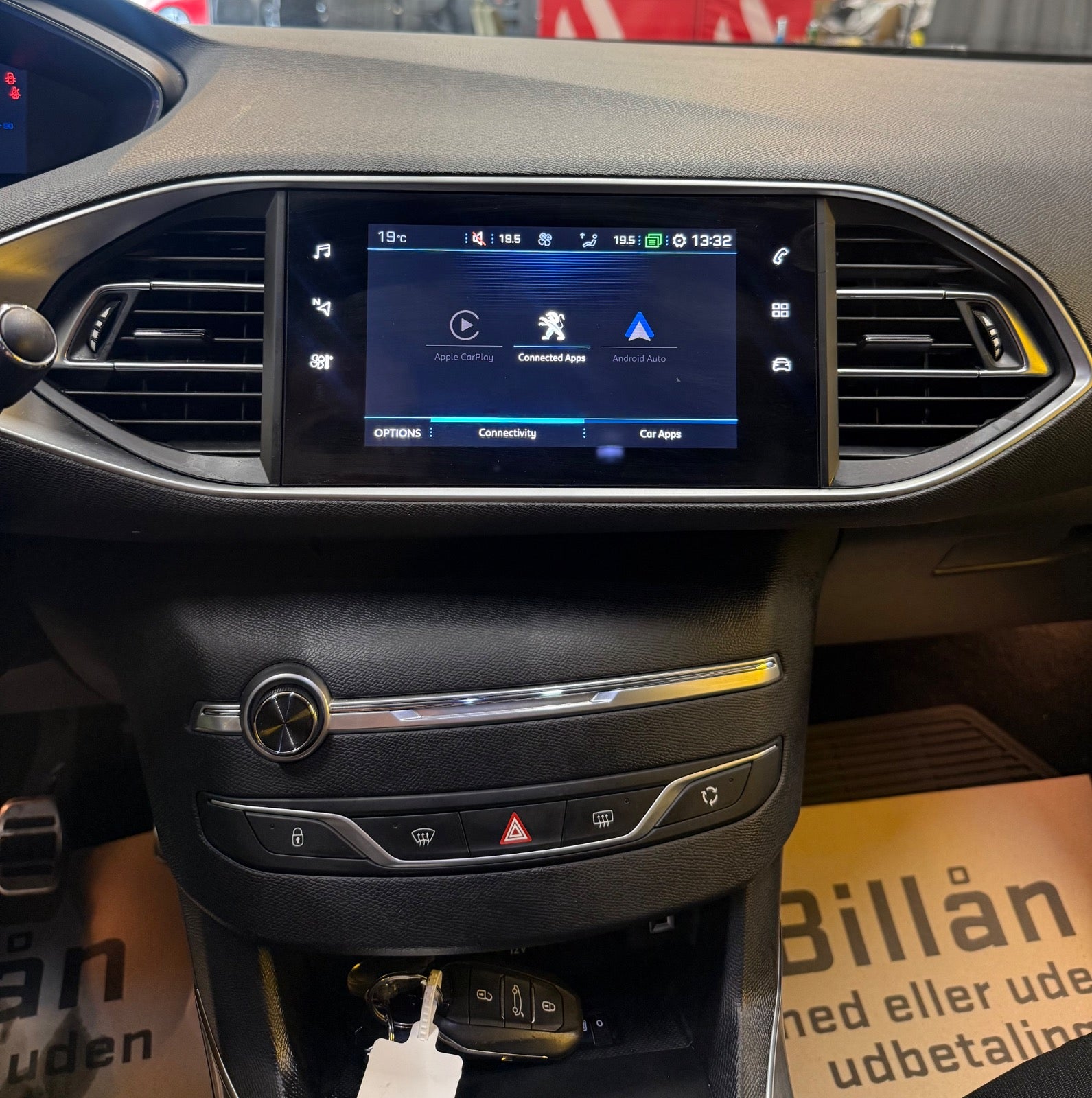 Billede af Peugeot 308 1,5 BlueHDi 130 Allure Sky SW