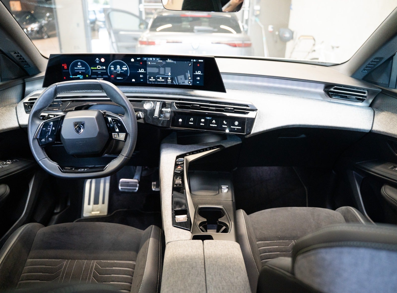 Billede af Peugeot e-3008 77 GT Pack
