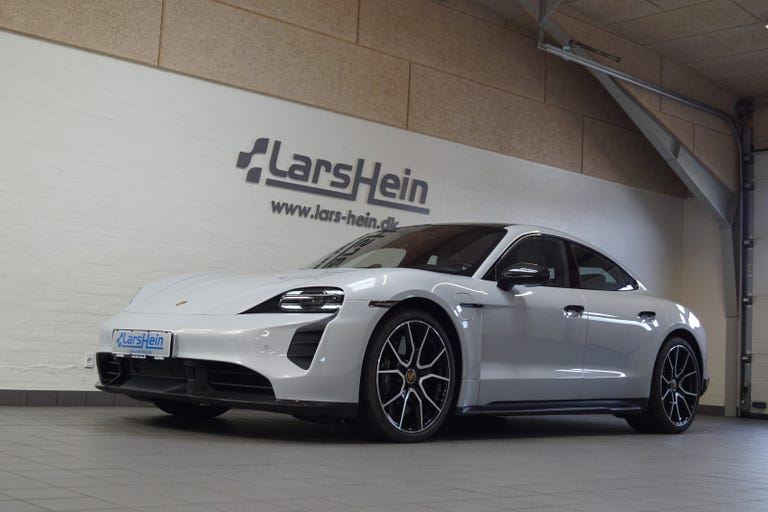 Porsche Taycan Turbo S 