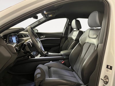 Audi e-tron S-line quattro Van