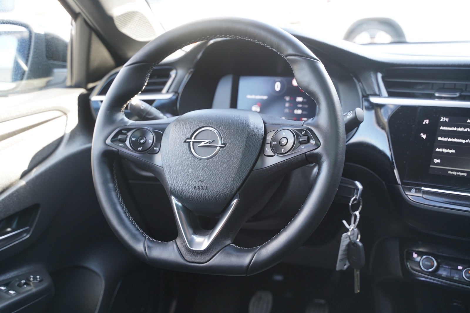 Billede af Opel Corsa 1,2 T 100 Elegance Sky