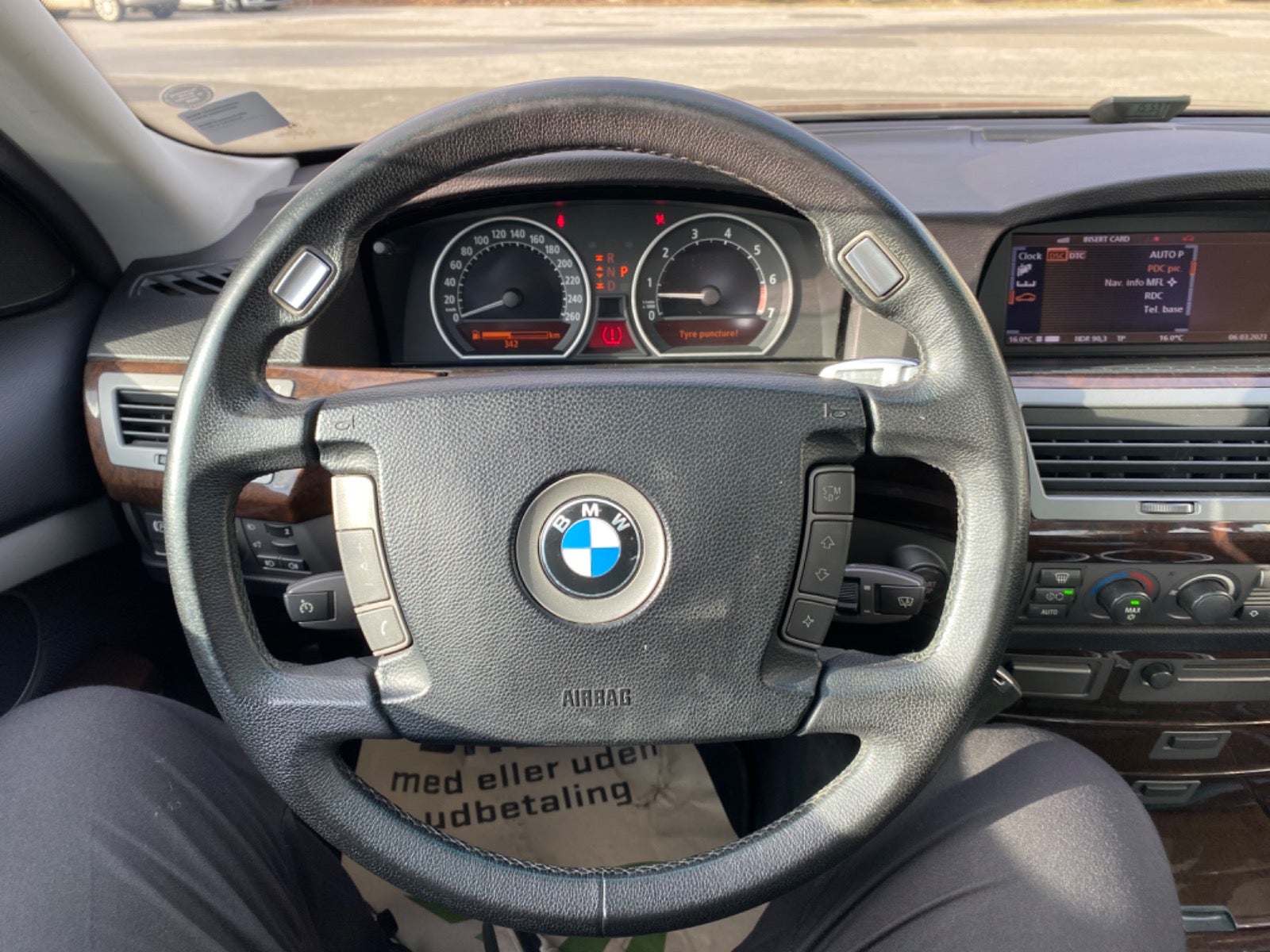 BMW 745iA 