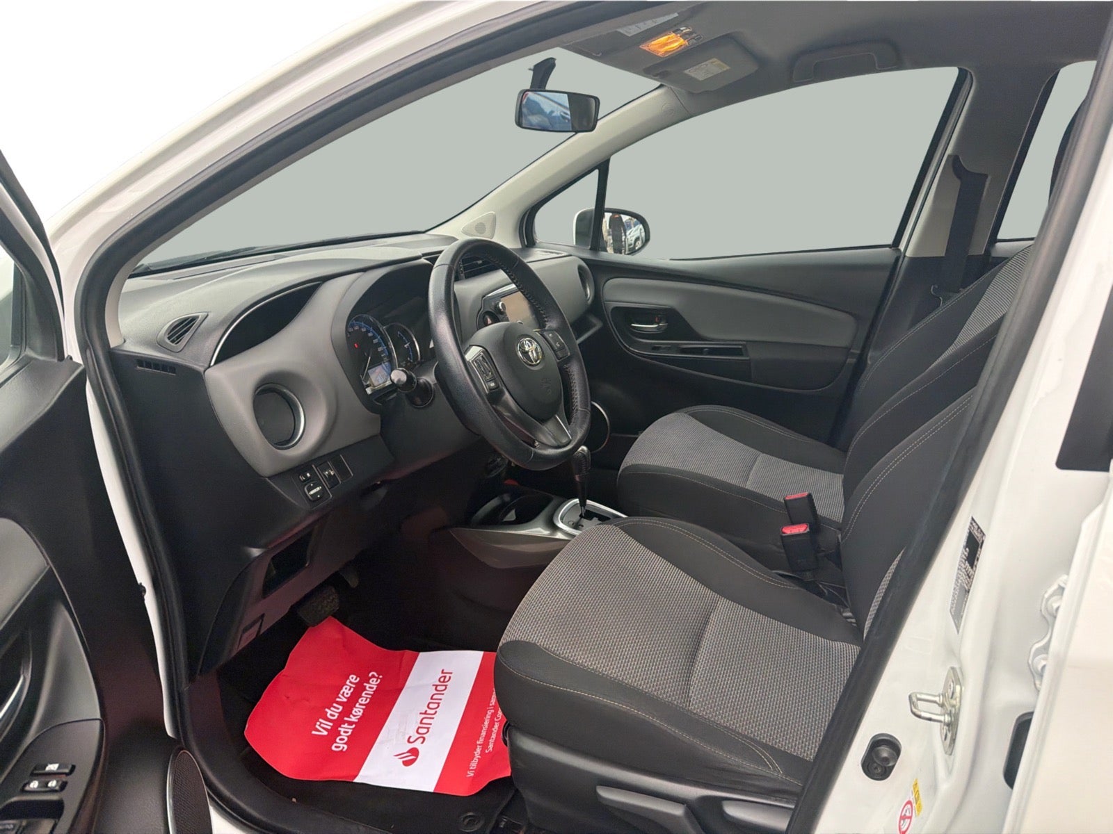 Toyota Yaris Hybrid H2 e-CVT