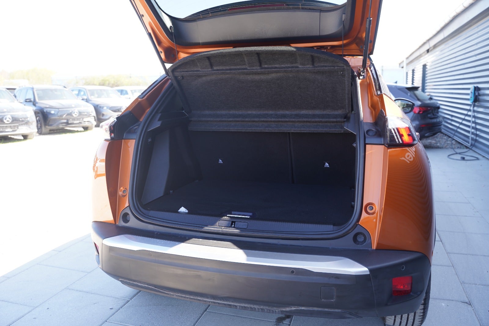 Billede af Peugeot e-2008 50 GT Sky