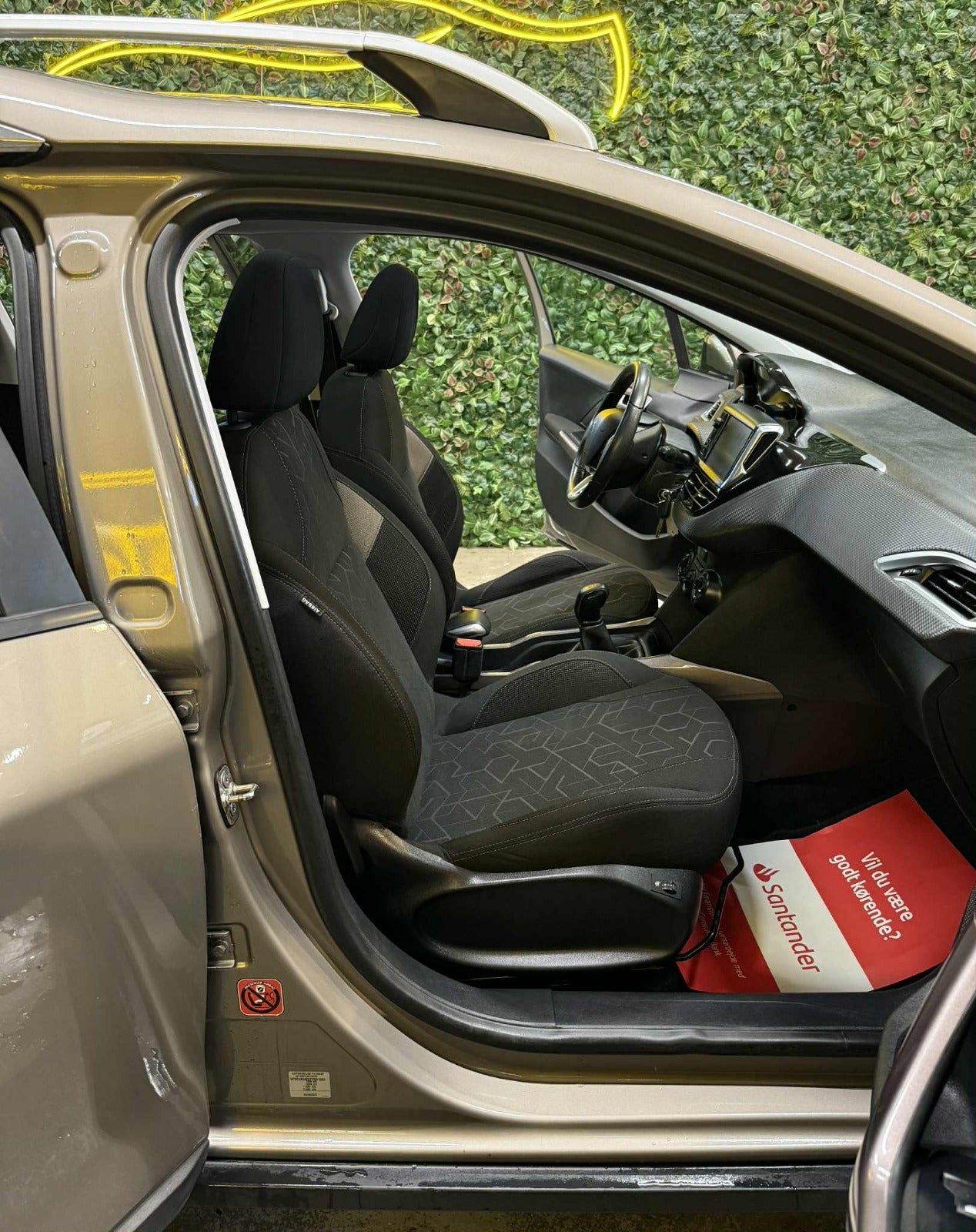 Billede af Peugeot 2008 1,2 e-THP 110 Active Sky