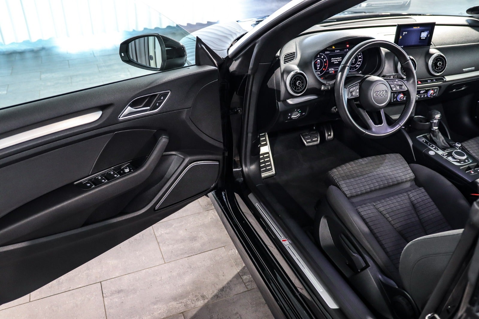 Billede af Audi A3 40 TFSi Sport Cabriolet quattro S-tr.