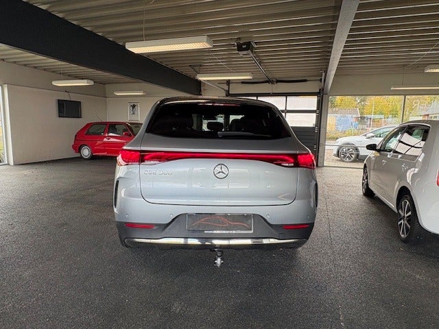 Mercedes EQE300 SUV