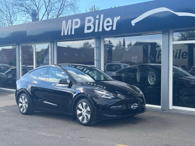 Tesla Model Y  Long Range AWD