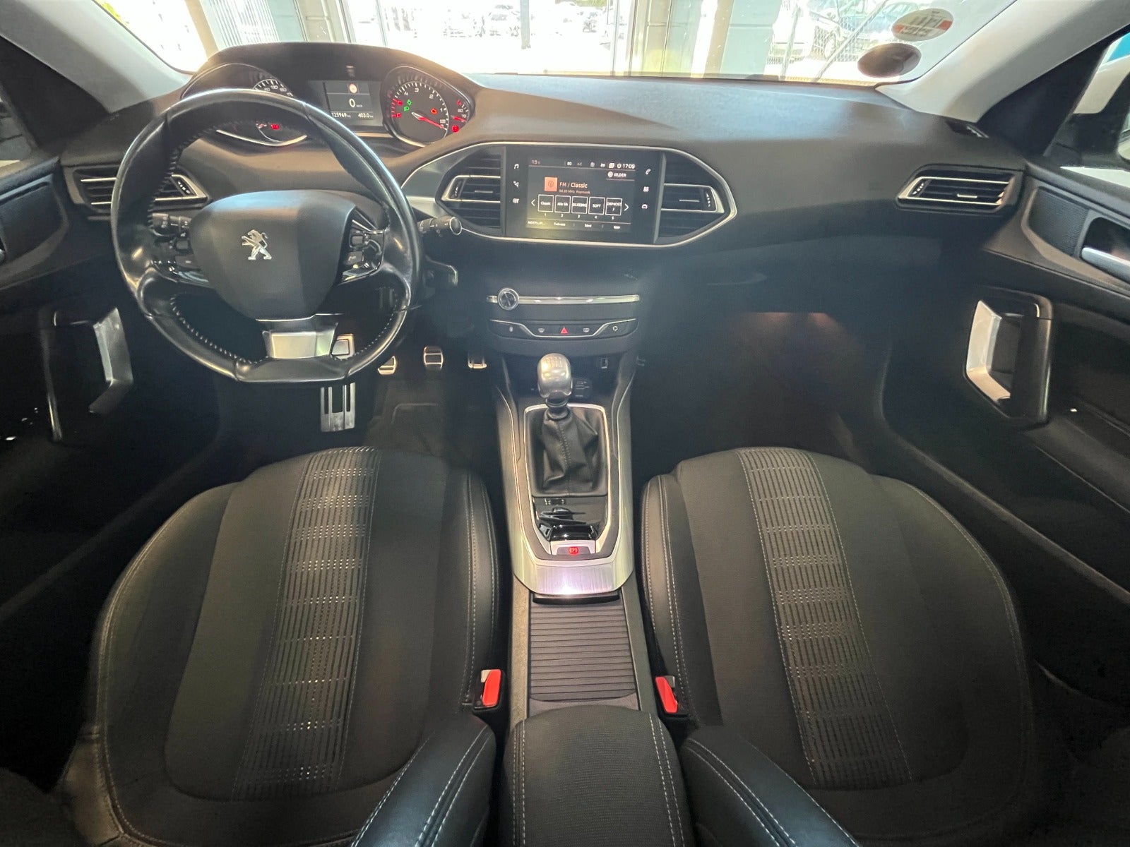 Billede af Peugeot 308 1,6 BlueHDi 120 Allure Sky SW