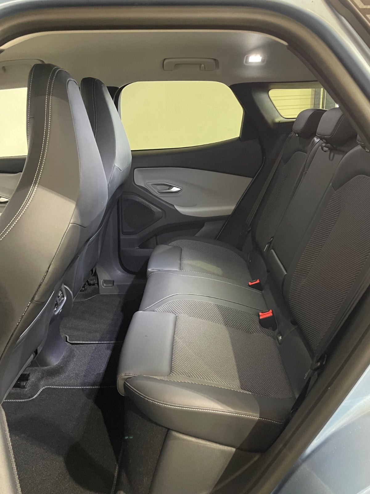 Ford Explorer Select Extended Range