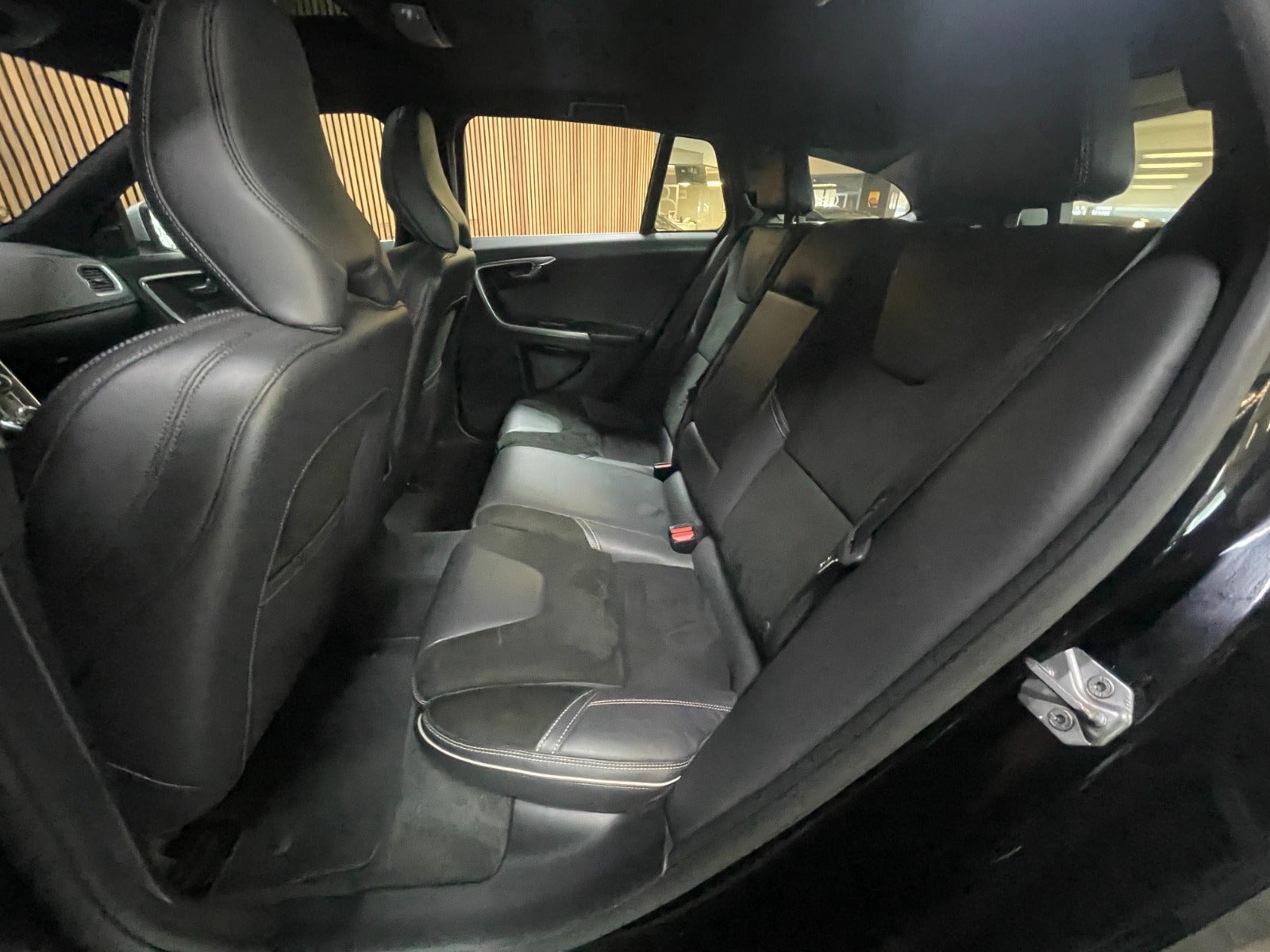 Billede af Volvo V60 2,0 T6 306 R-Design aut. AWD