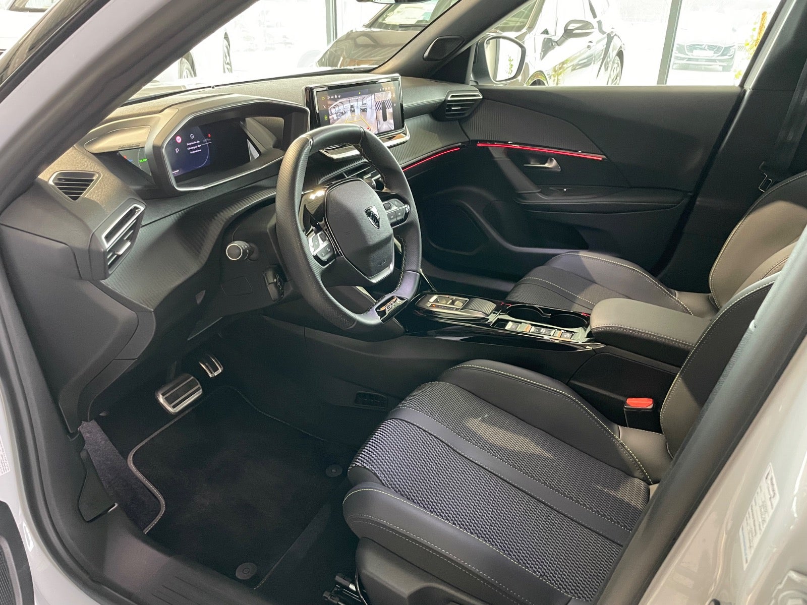 Billede af Peugeot e-2008 54 GT
