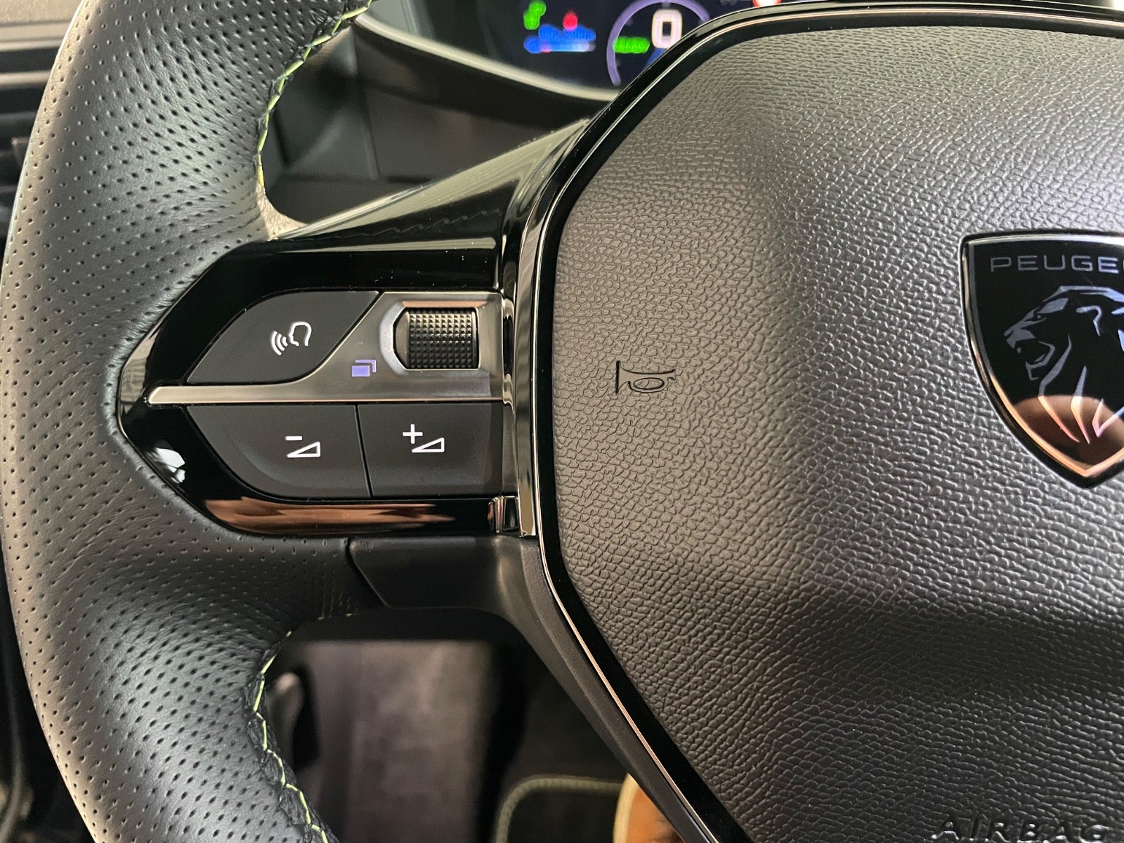 Billede af Peugeot e-2008 54 GT