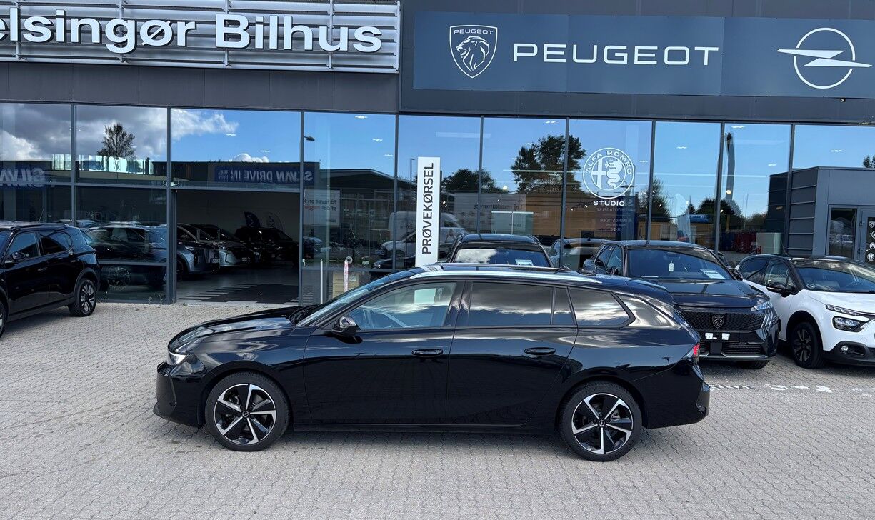 Billede af Opel Astra 1,2 T 130 Elegance Sports Tourer aut.