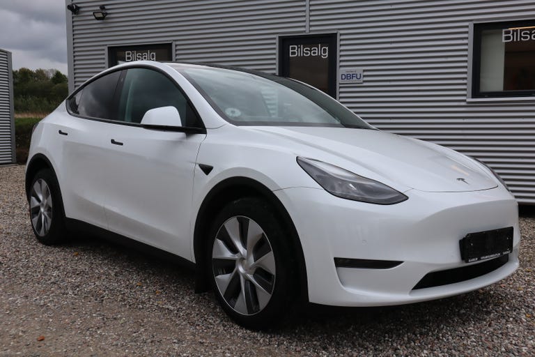 Tesla Model Y Long Range AWD