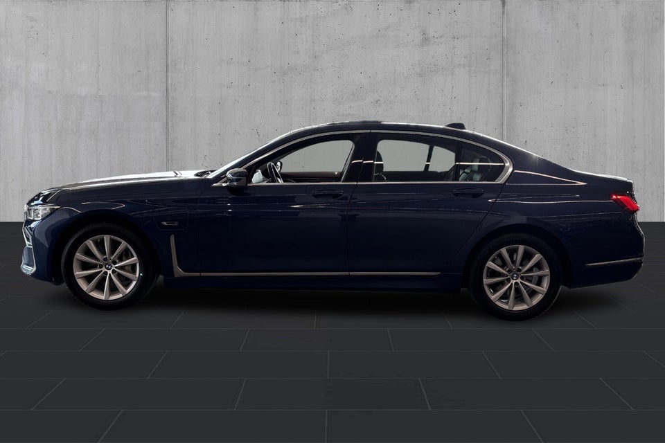 BMW 745e 3,0 Connected aut. 2022