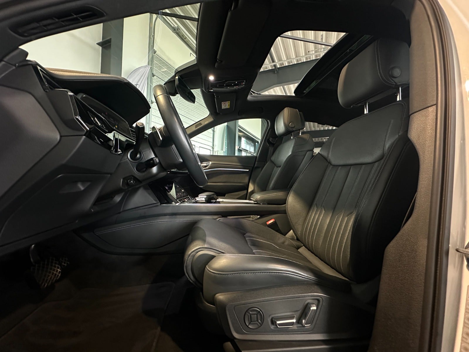 Audi Q8 e-tron 55 Sportback quattro 5d - 14