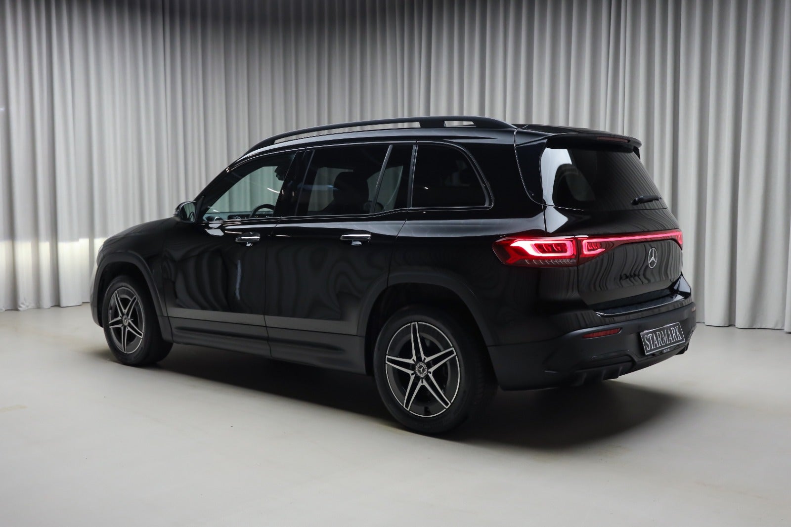 Mercedes-Benz EQB 250+ (3/8)