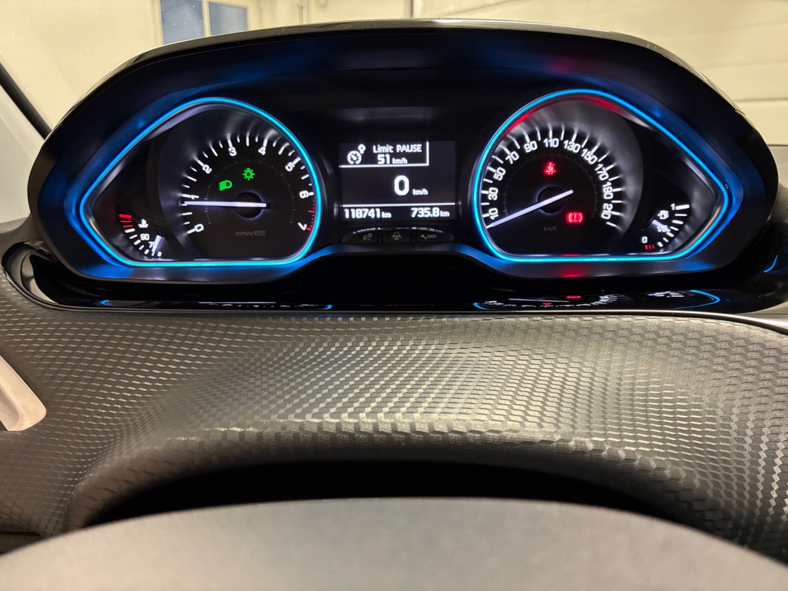 Billede af Peugeot 2008 1,2 e-THP 110 Desire Sky