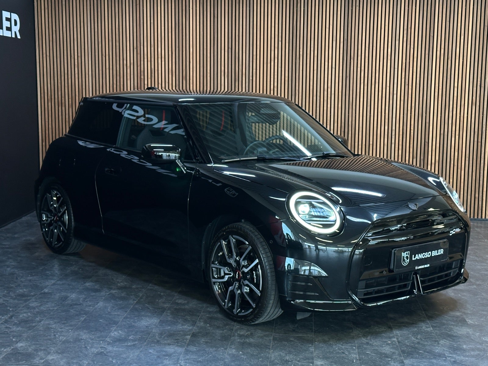 Billede af MINI Cooper E JCW Trim M