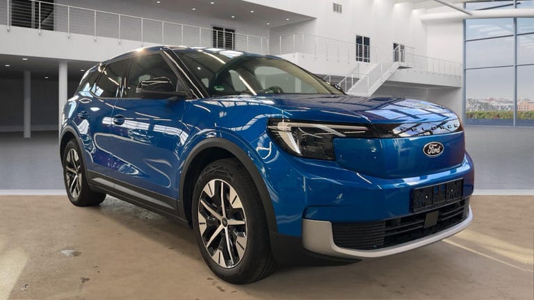 Ford Explorer Select Extended Range