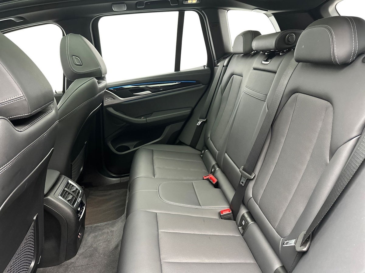 BMW iX3 Charged M-Sport billede 12