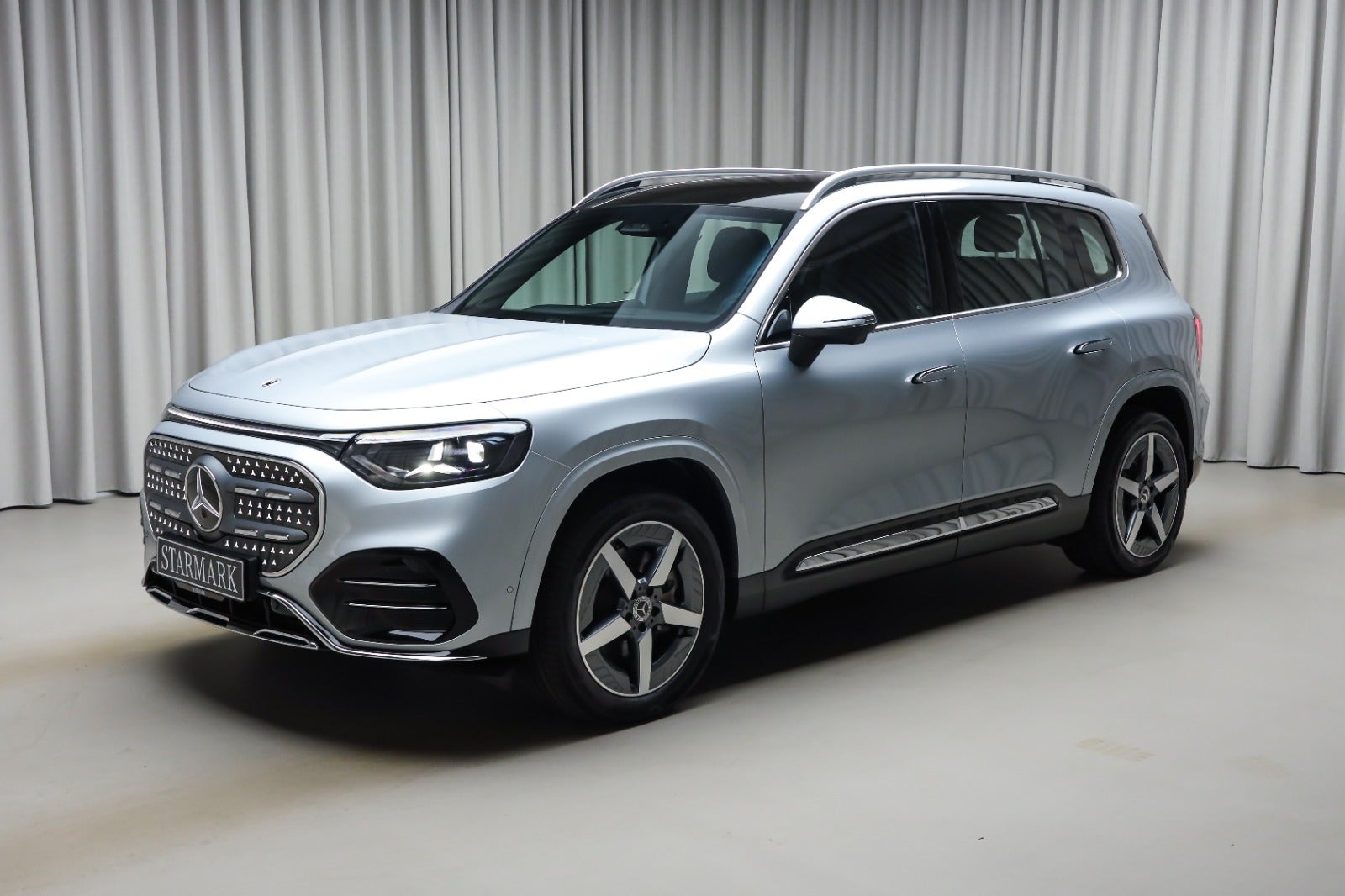 Mercedes-Benz GLB 250+ (1/8)