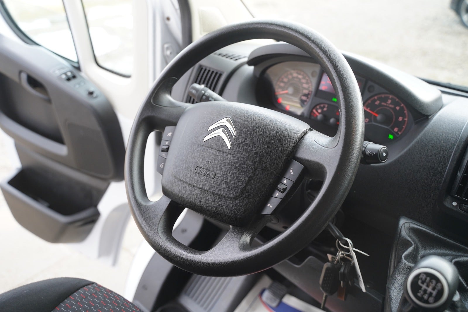 Billede af Citroën Jumper 35+ 2,2 BlueHDi 165 L2H2 FlexLine