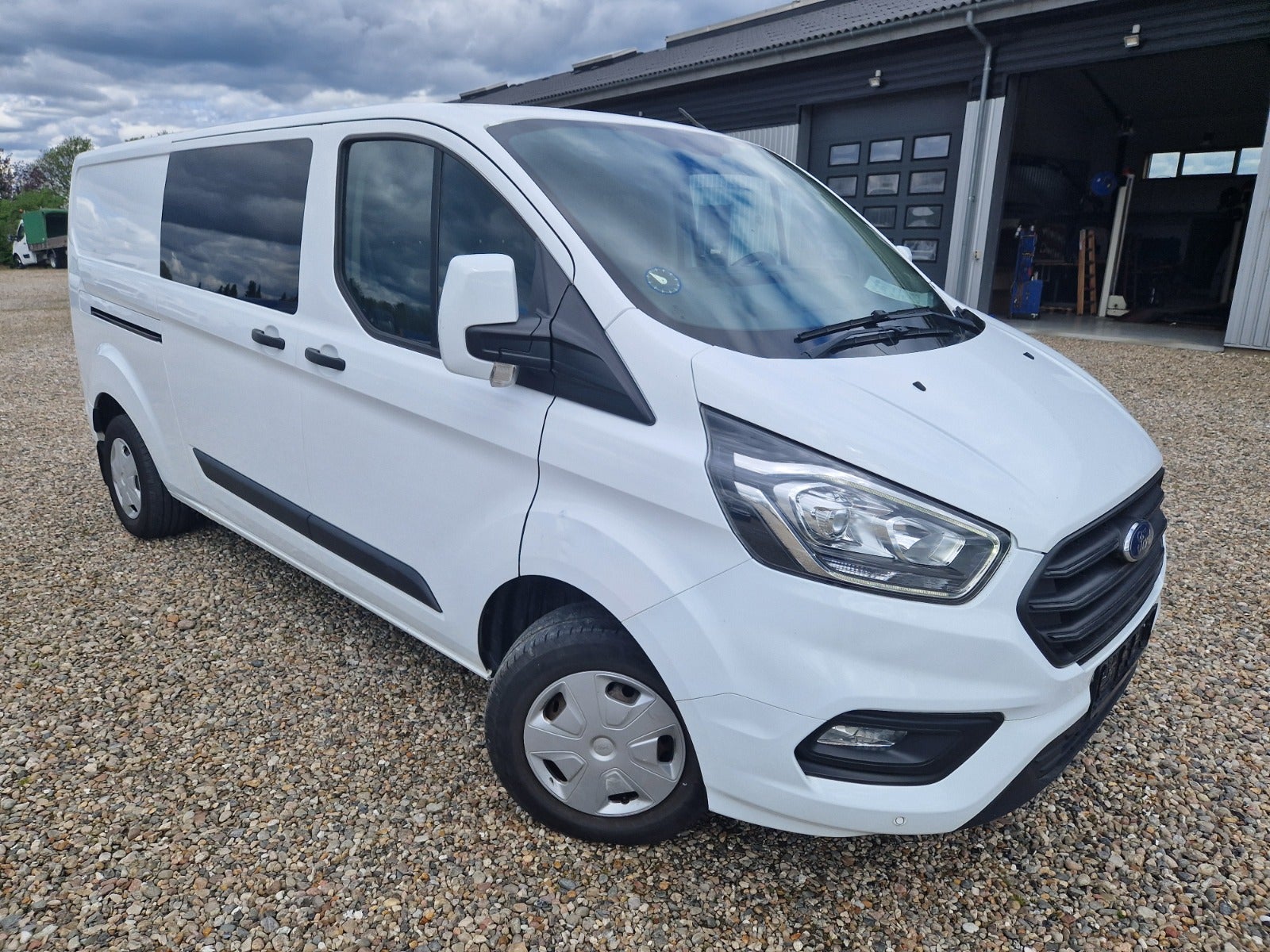 Billede af Ford Transit Custom 300L 2,0 TDCi 130 Trend Mandskabsvogn