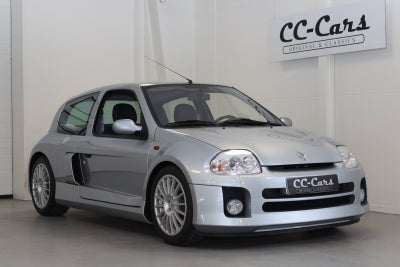 Renault Clio II 3,0 V6 3d