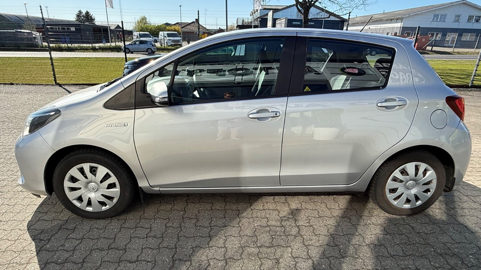 Toyota Yaris Hybrid H1 e-CVT