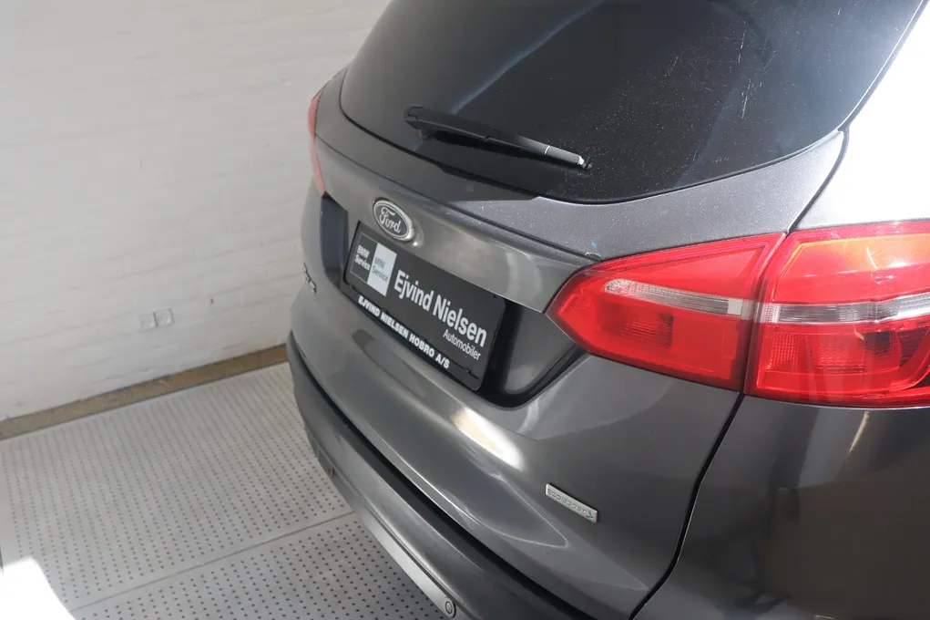 Ford Focus SCTi 125 Titanium stc.