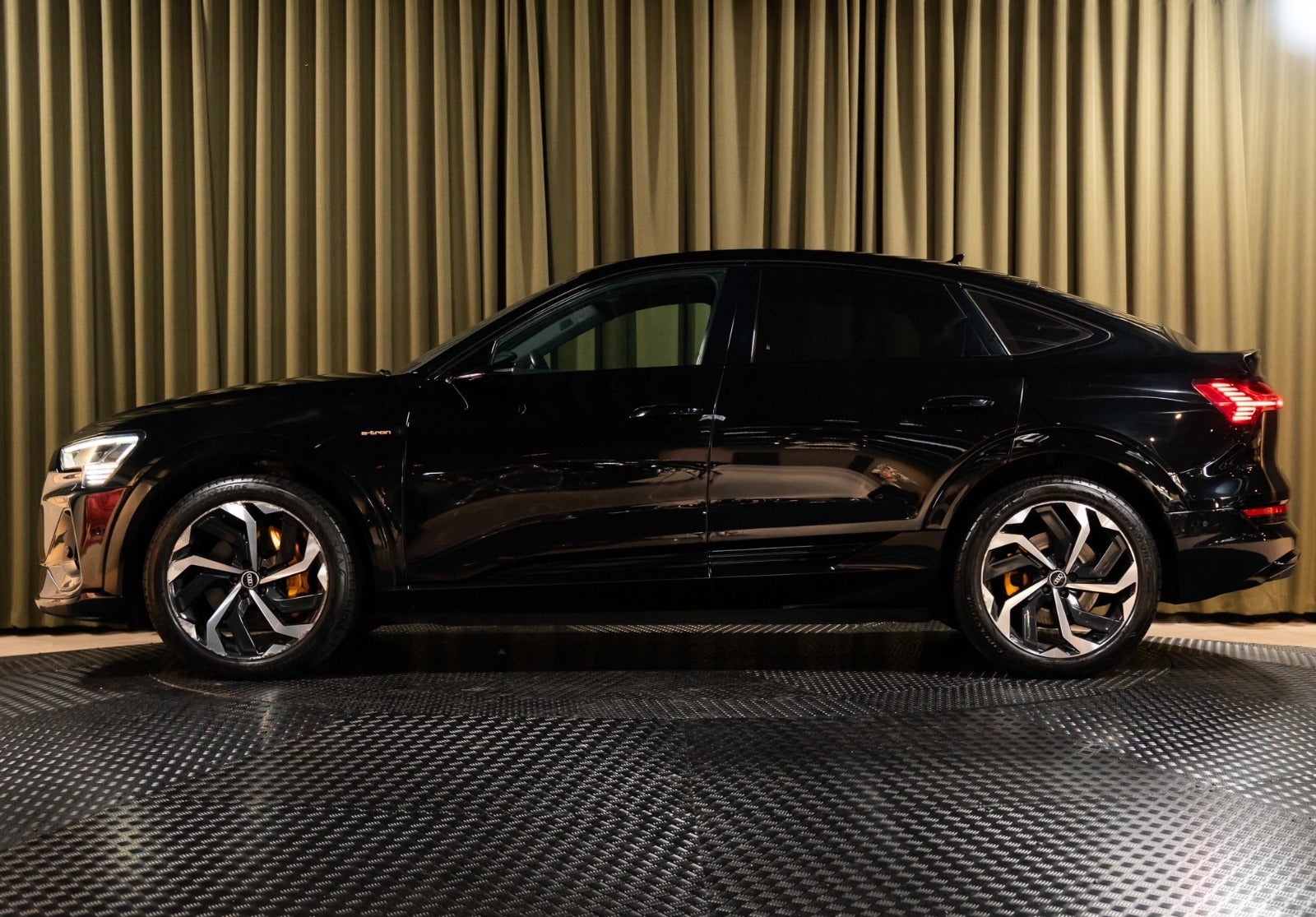 Billede af Audi e-tron 55 S-line Sportback quattro