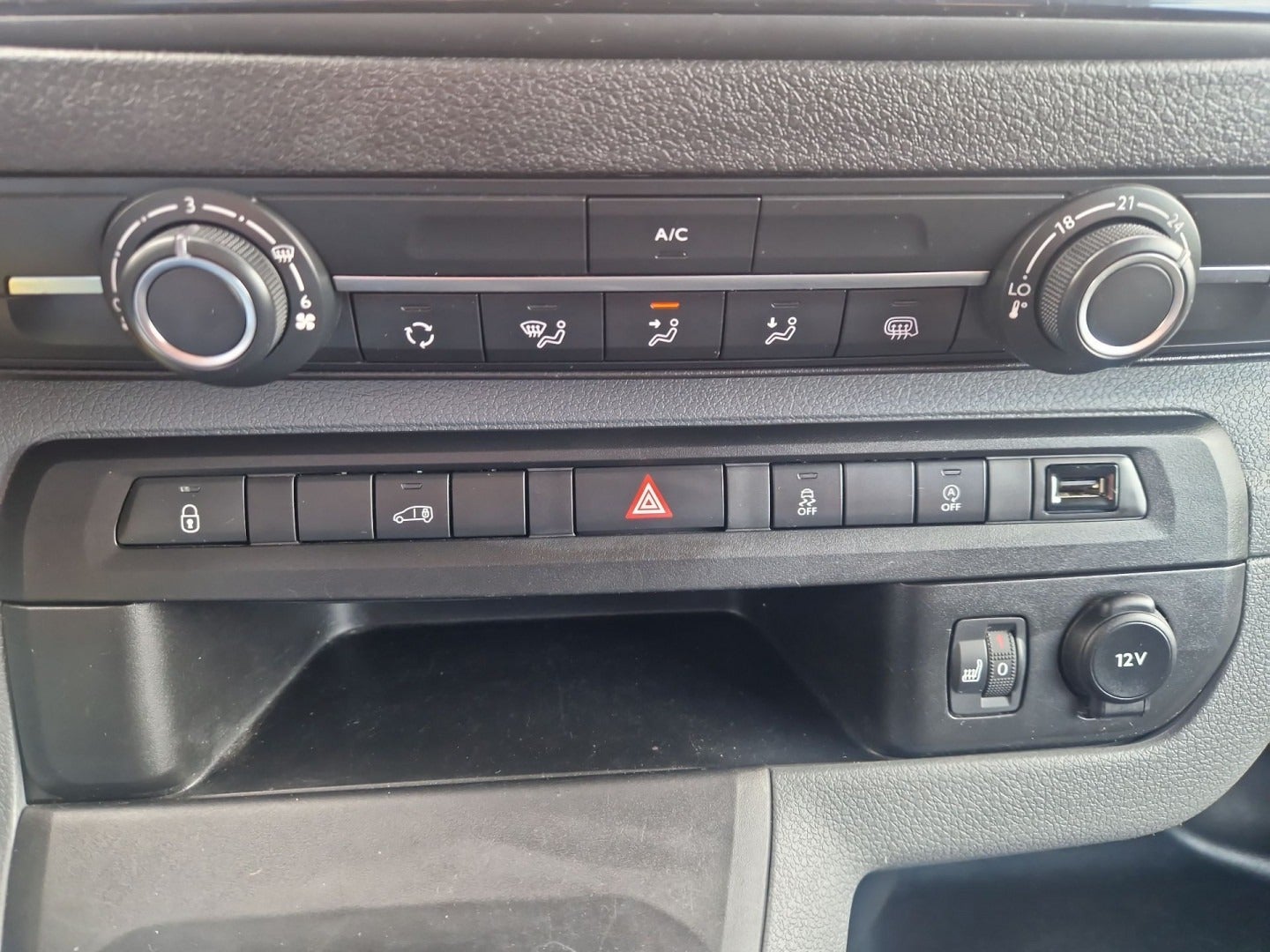 Billede af Peugeot Expert 2,0 BlueHDi 120 L2 Plus Van
