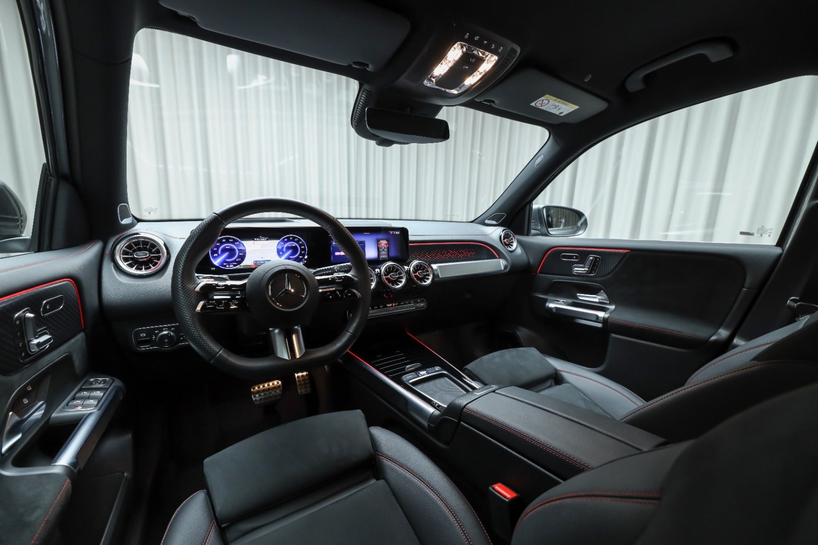 Mercedes-Benz EQB 250+ (4/8)