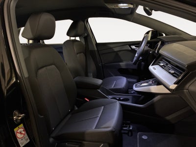 Audi Q4 e-tron 35 Attitude Van
