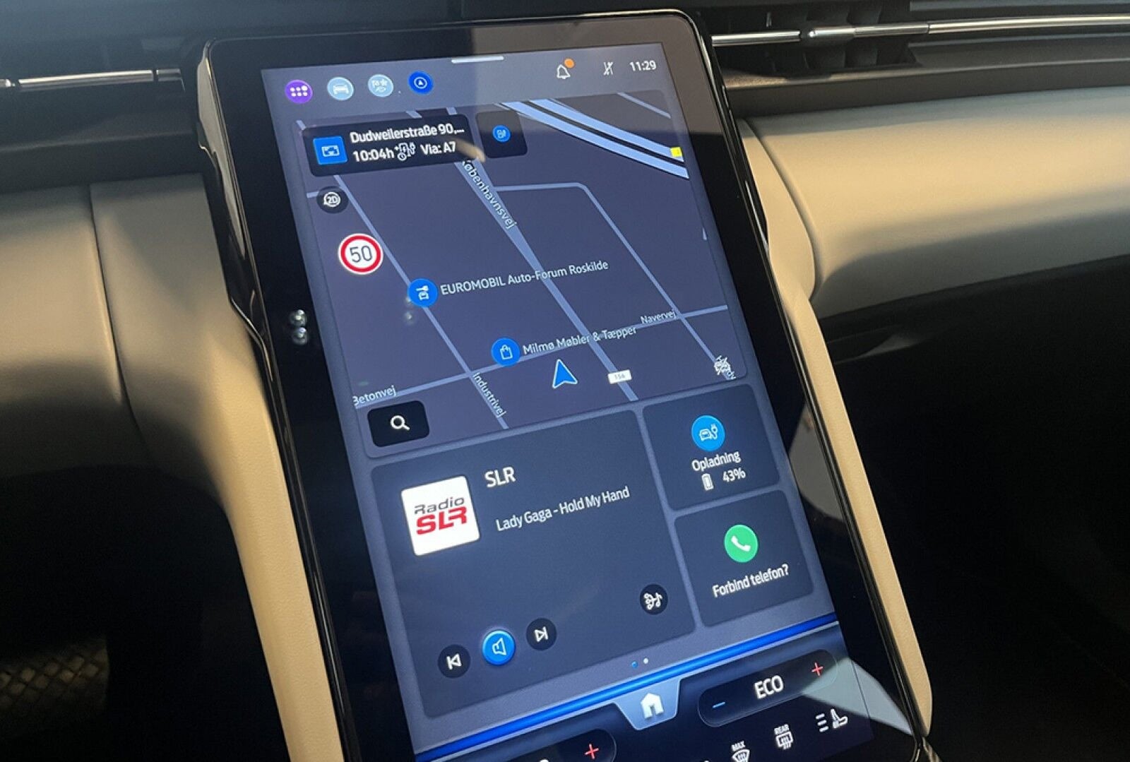 Ford Explorer Premium Extended Range