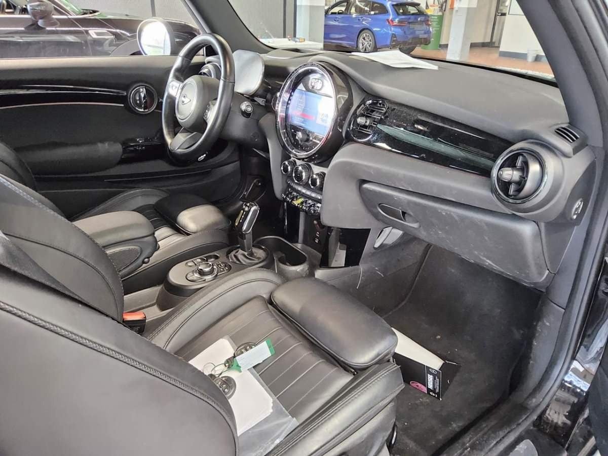 MINI Cooper SE Classic Trim