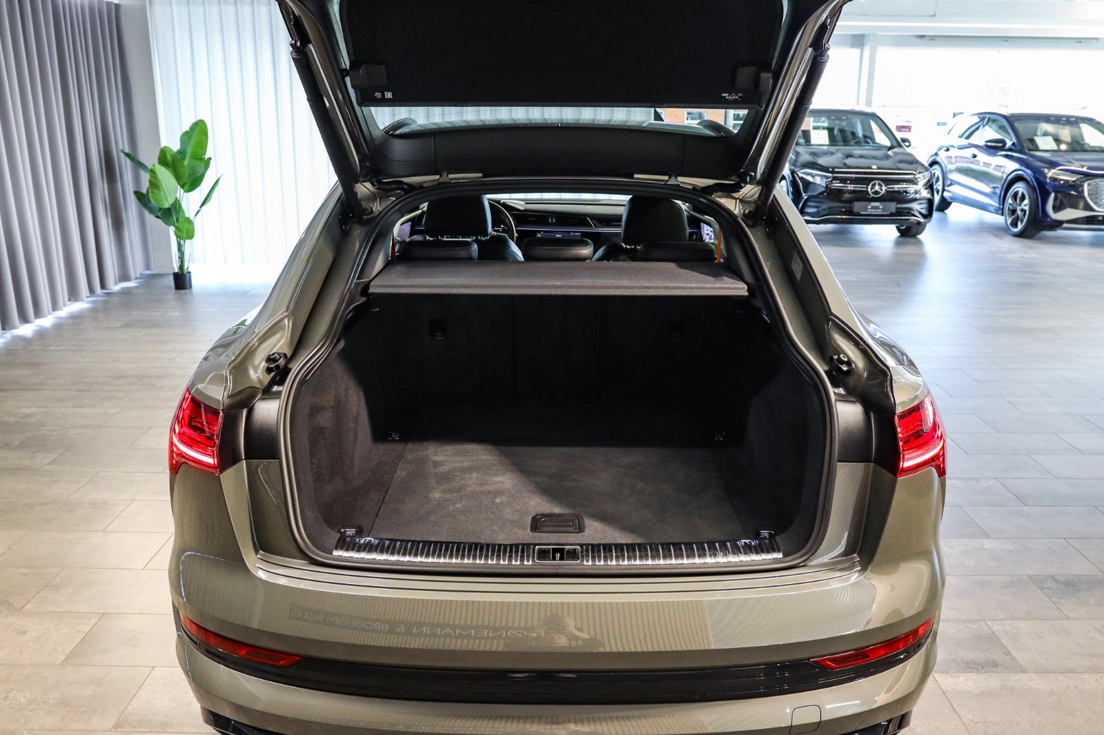 Billede af Audi e-tron 55 S-line Sportback quattro