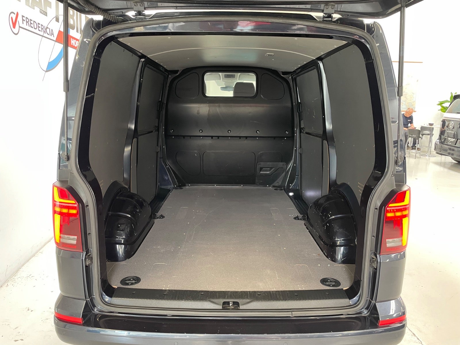 Billede af VW Transporter 2,0 TDi 199 Kassevogn DSG kort