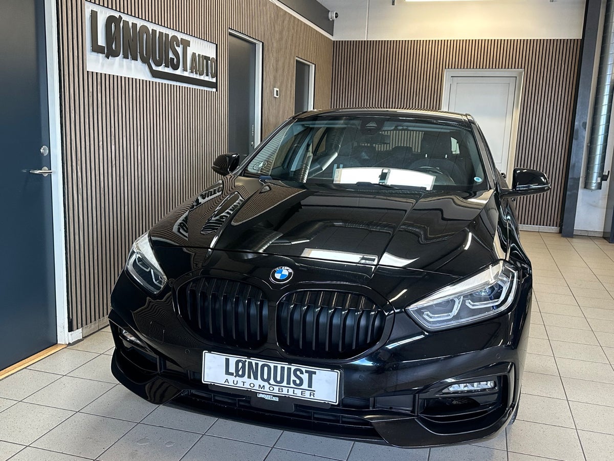 BMW 118i Sport Line aut. BMW 118i Sport Line aut.